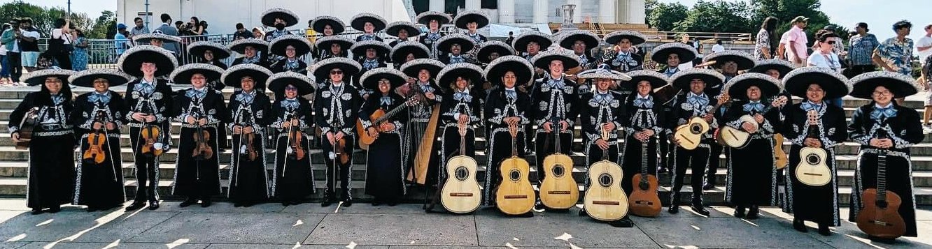 ballet_folklorico_carmesi_2_0.jpg